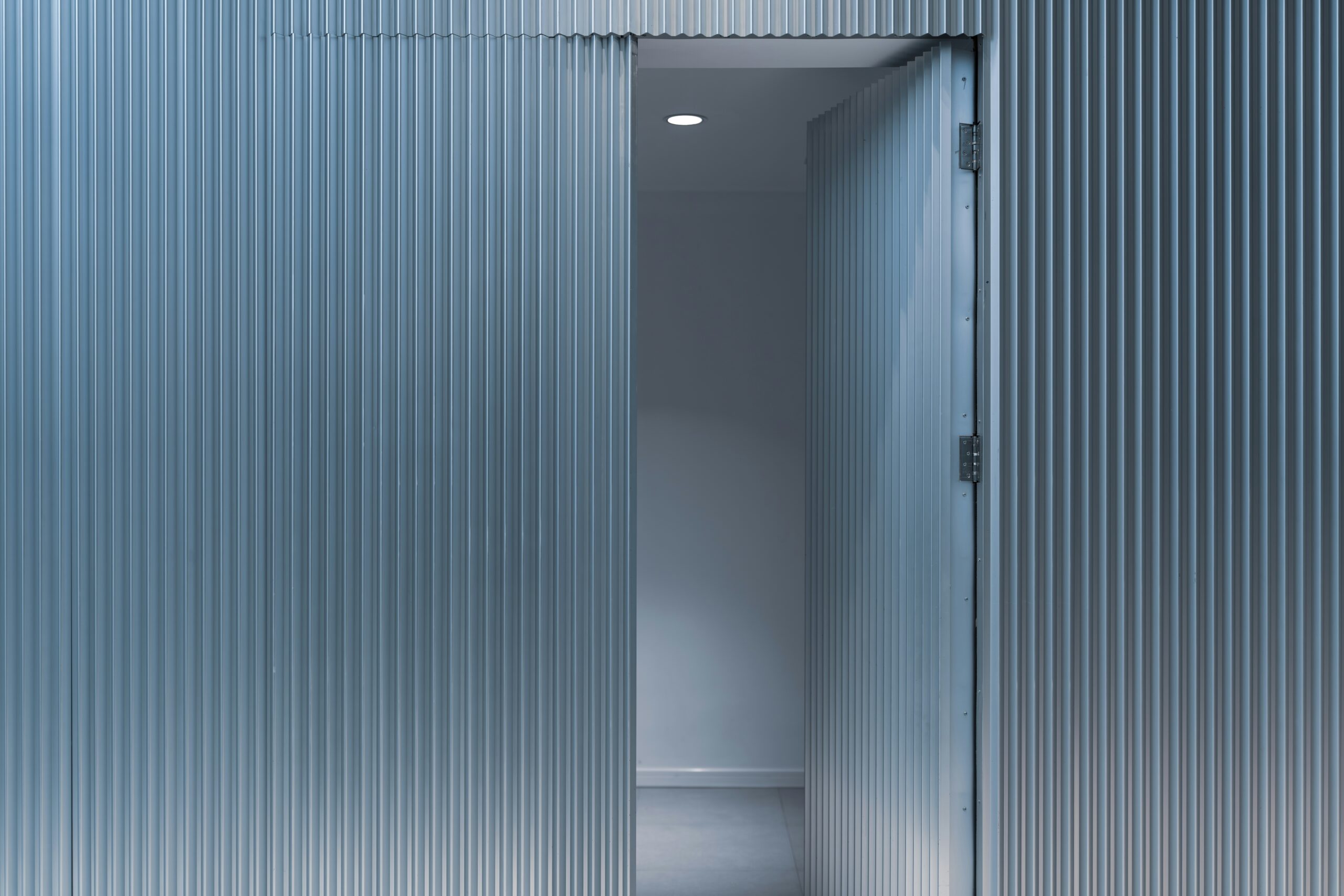 Charakterystyka i zastosowanie nowoczesnych drzwi technicznych